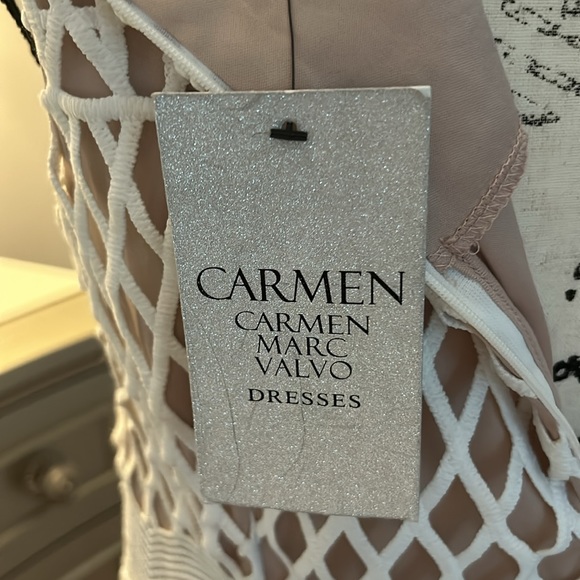 Tan and white Carmen Marc Valvo dress, unique styling, Size 8 - Picture 7 of 7
